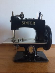 Black Singer Sewhandy Toy Machine